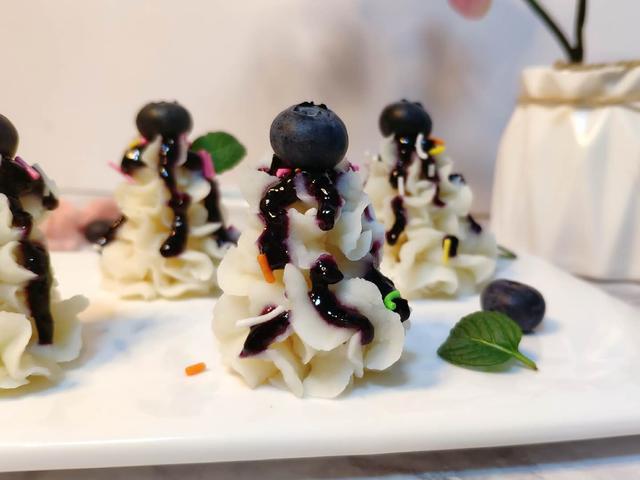 别怪孩子总挑食 快来跟我做这道营养又好吃的蓝莓山药吧