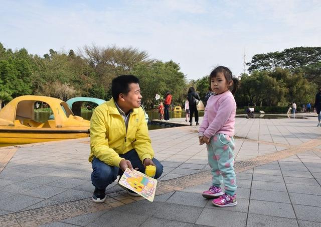 爱发脾气不一定就是熊孩子，父母影响很重要，家长也要高情商