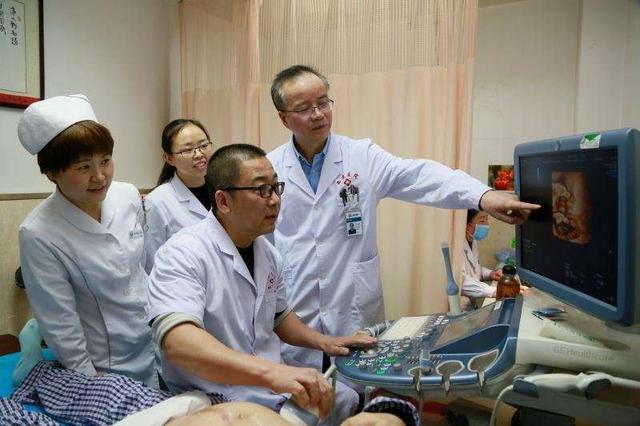 首个借子宫孕育的宝宝出生！不孕夫妻别沮丧，这些方法助你当爸妈
