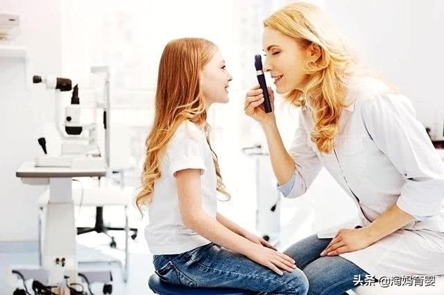 真正毁掉孩子视力的，除了电子产品，还有这3个因素