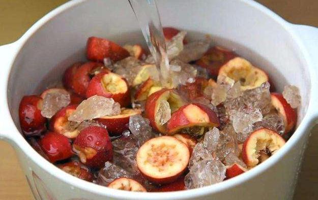 这汤要常给孩子喝，再贵也不要省，润肺去火，孩子冬季少感冒