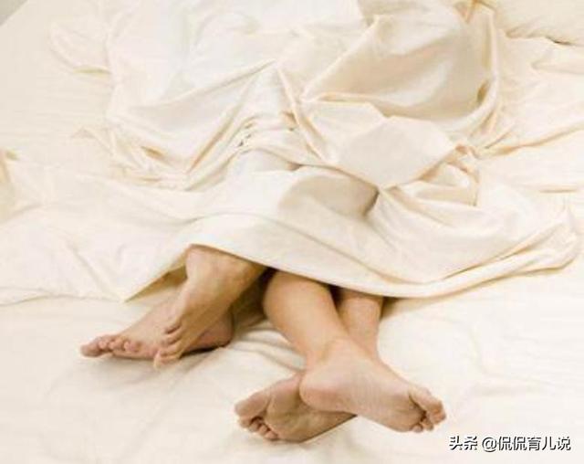 夫妻生活被孩子撞破，如何化解尴尬？这个临场反应堪称负面教材！