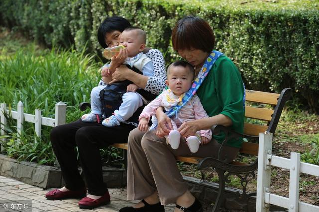 把孩子交给爷爷奶奶带，千万别忽视这几点！