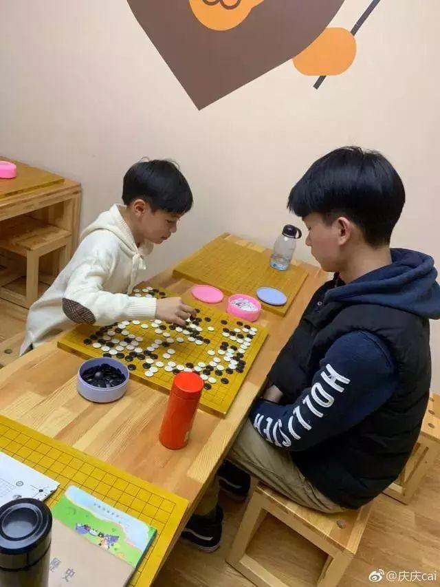 不比黄多多差！蔡国庆儿子庆庆才是隐藏的“学霸”！