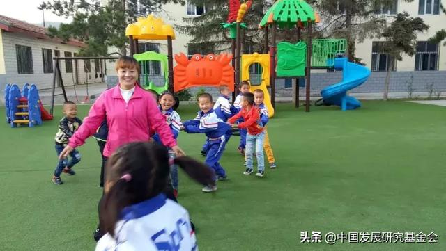 我是留守儿童的老师，也是“父母”