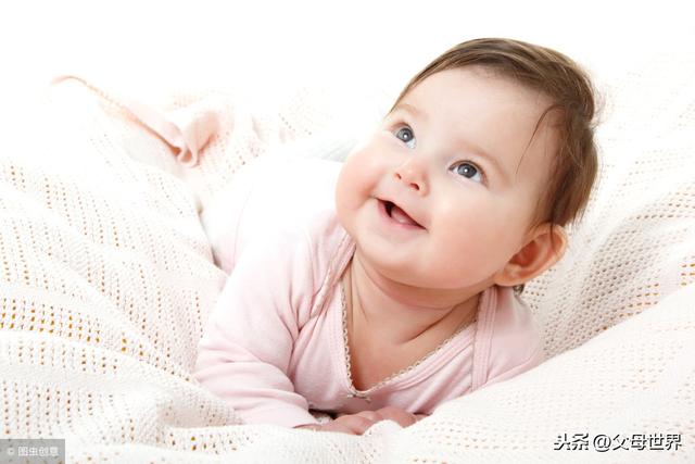婴儿多大抬头算正常？到了这个时间宝宝还不能抬头，妈妈就要重视