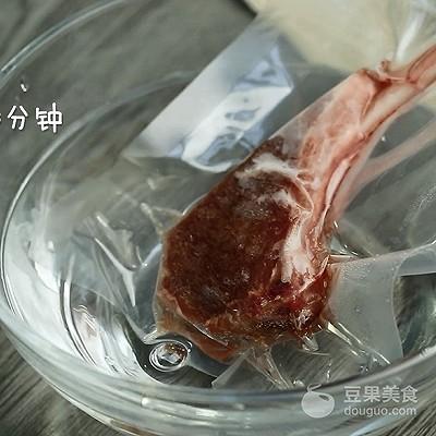 羊排杂蔬细面的做法