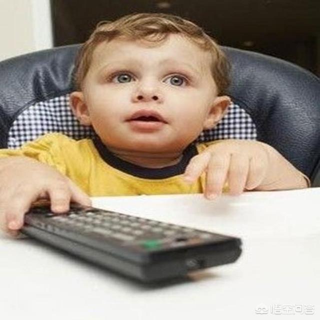 大年三十晚上孩子们会和你们抢电视吗？该怎么办？