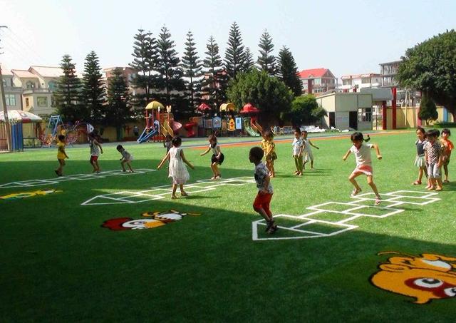 孩子该上幼儿园了，公立好还是私立好？看完这些区别再做选择