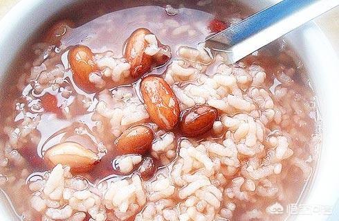 鸡屎藤有下奶的作用吗？产妇吃什么下奶？