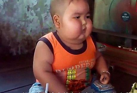 5岁男孩体重90斤，妈妈怀疑孩子生病，检查之后，医生忍不住笑了