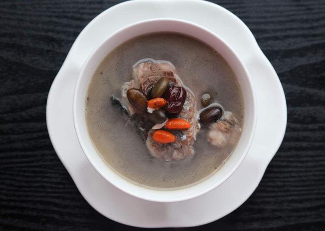 产后总是掉头发，这些养发美食来帮你