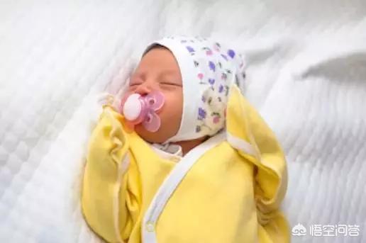 婴儿多大可以用安抚奶嘴？