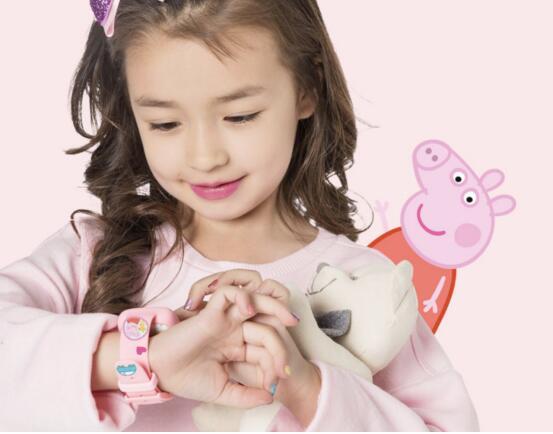 啥是佩奇 360儿童小猪佩奇电话手表给你完美答案