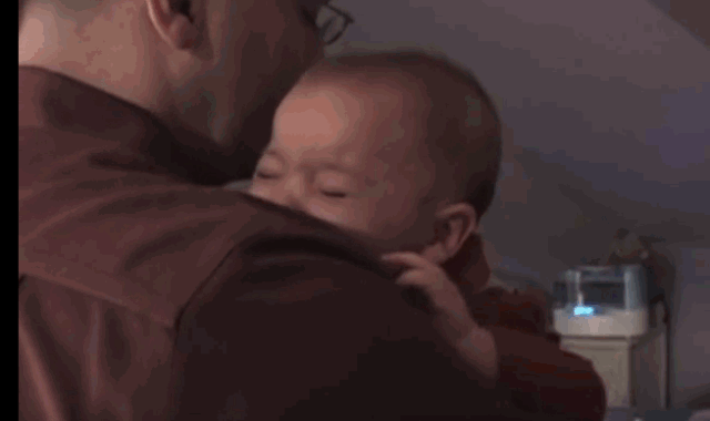 宝宝一哭只知道塞奶？错了！婴儿哭闹理由有12种！