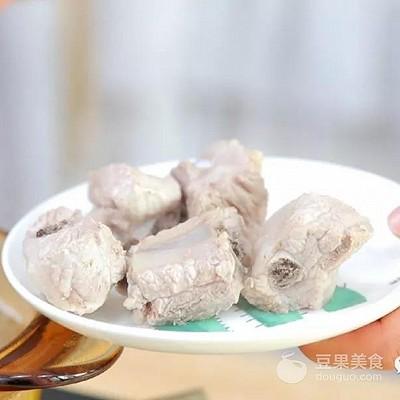 菠萝咕噜排骨 宝宝辅食食谱