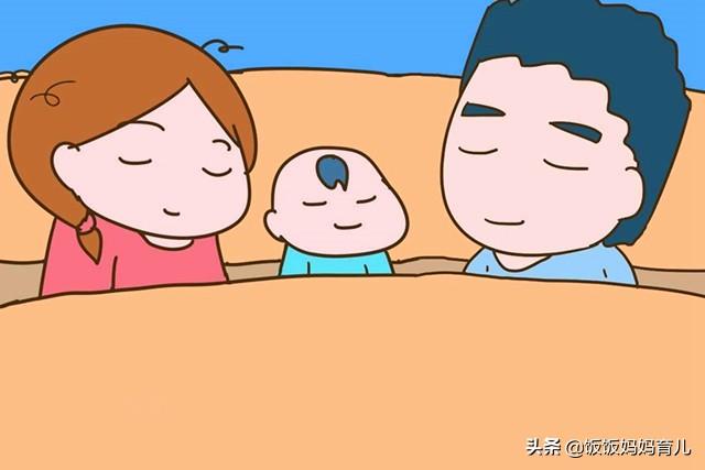 天再冷也别让娃用这种行为睡，当心危害健康，可惜很多家长还在做