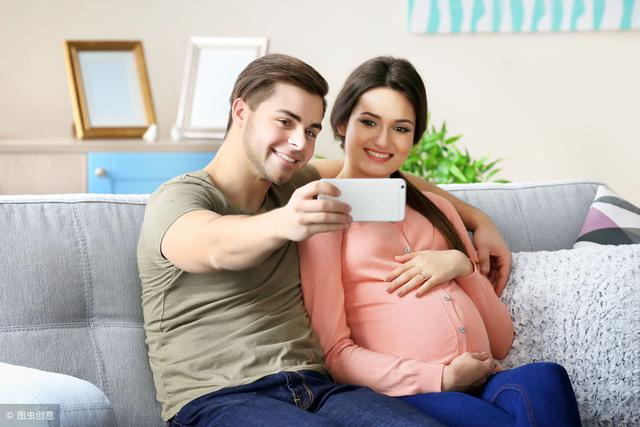 孕妈常玩手机影响胎儿发育？真相却是……