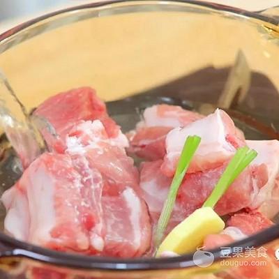 菠萝咕噜排骨 宝宝辅食食谱