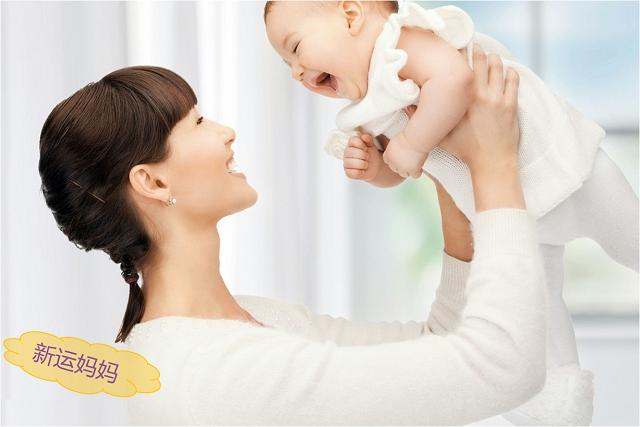 孩子越大越喜欢大人抱，并非懒而是获取这“技能”，家长别误解