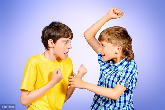 孩子易怒打人怎么办？培养宝宝的自控力，聪明家长应该这样做