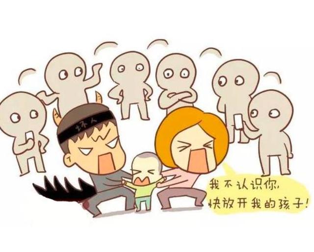 人贩子叫出宝宝名字想拐走孩子，这位宝妈的反应引无数网友点赞！