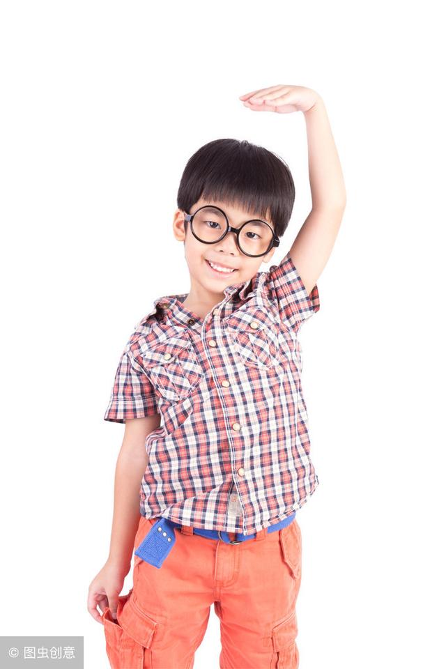 孩子出现这个特征很难长高，家长要重视，长高的因素就3个！
