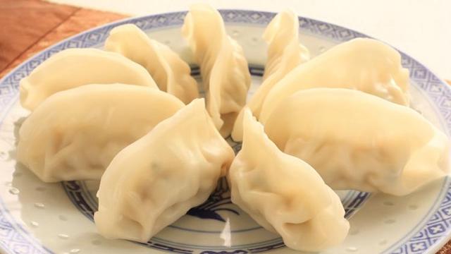 过年吃饺子时要注意！别让孕妈吃这几种馅料，对胎儿没一点好处！