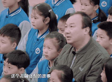 《少年说》：“你大，要让着妹妹”，一句话毁了两个孩子！