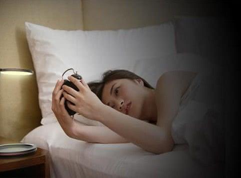 孕妈睡觉时出现三种不适，都是胎儿在提醒：我不安了，你读懂几个