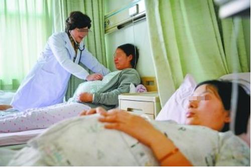 产后为了母乳，每天吃那么多，还怎么瘦？教你两招——躺瘦