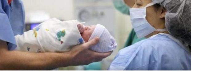 姐妹俩同时怀上一个男人的孩子，同日产下2对双胞胎
