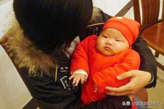 宝宝越早有这4种表现，说明越聪明，全中恭喜，妈妈有福了