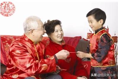 过年回家不会发压岁钱被婆婆骂？宝妈：学会这两招让你轻松应对