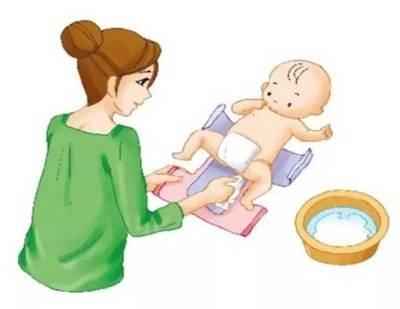 这样给宝宝换尿不湿，对身体伤害太大了，家长千万要注意！