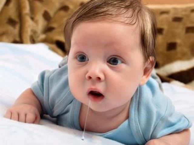 精选问答—宝宝坐不稳，不会翻身怎么办？父母别急，鲍奶奶来支招