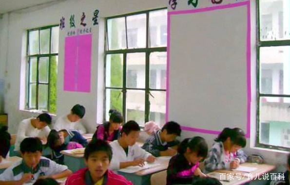 上学时同桌为何都是异性？听了老师的话，才明白其中的良苦用心