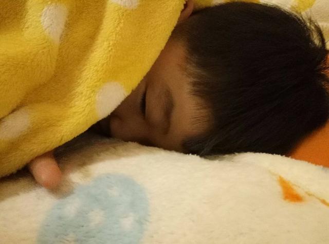 宝宝是起床困难户？叫不醒孩子起床，试试这个方法很有效！