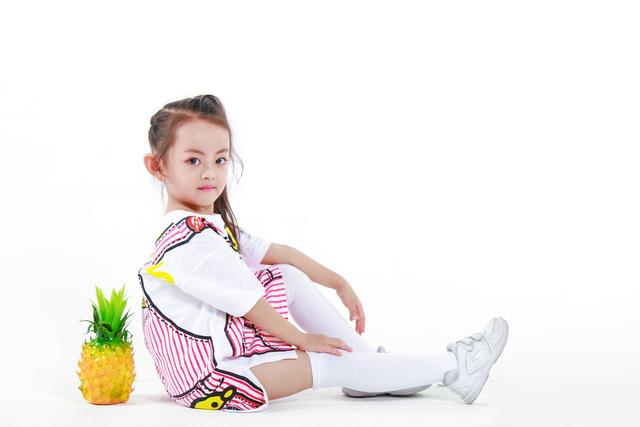 宝宝将来是高个子还是矮个子，其实从身上这4个部位就能看出！