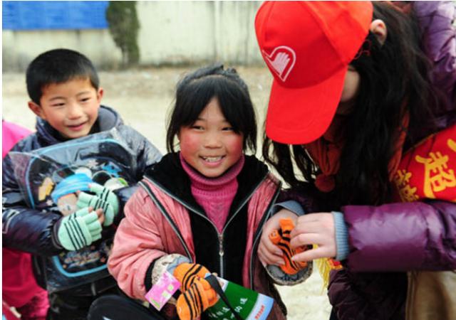 “爸爸妈妈回家过年吧！”留守孩子写给父母的一封信