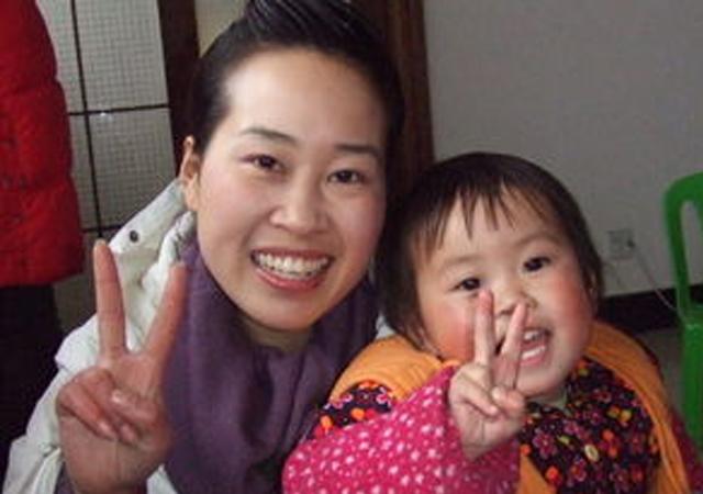 “母子连心”是啥感觉？大概就是一抬头，恰巧看到宝宝在危险边缘