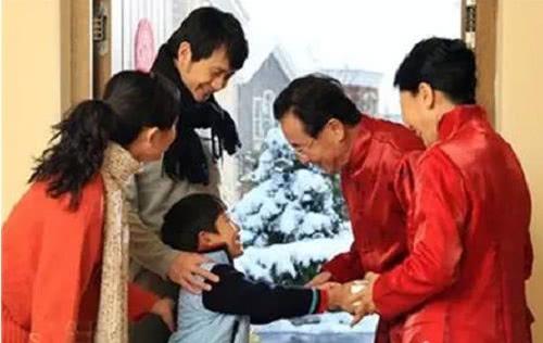 春节带孩子走亲戚，三种亲友要远离，别给娃走回一身病