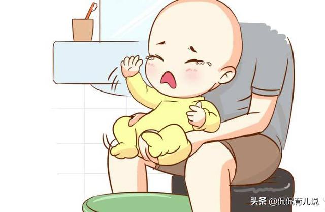 宝宝非要把着才能上厕所？宝妈：要小心，这样很容易伤到孩子