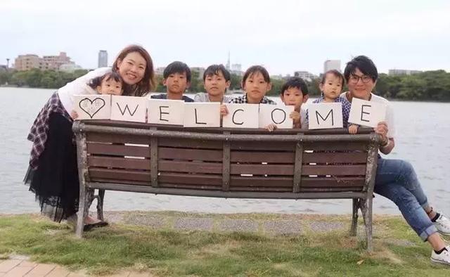 日本硬核妈妈结婚12年，7年都在怀孕生孩子！感叹：佩服佩服……