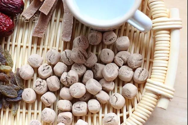 过年总是要吃太多，又担心孩子积食怎么办？你可以用这4种方法