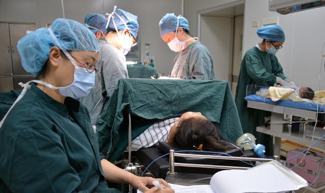 剖宫产更容易“青睐”这4种孕妈！一个都不是，可以安心顺产