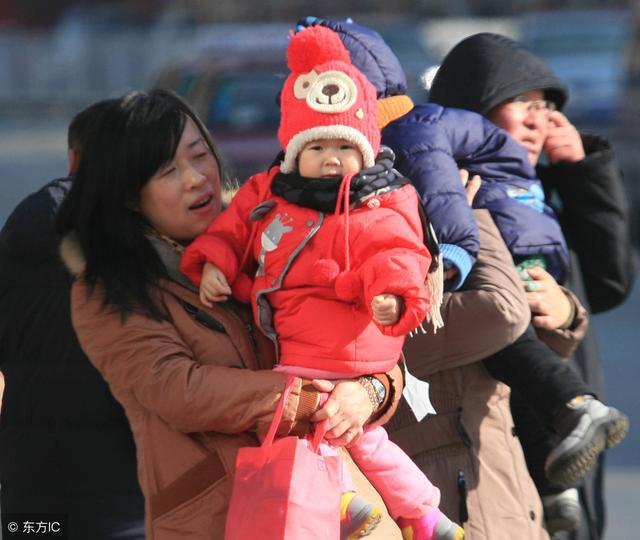 春节走亲戚接红包，提前跟孩子说清这3点，家长省心孩子又有礼貌