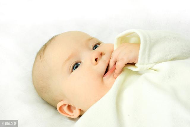 宝宝吃手要不要纠正？别担心，宝宝吃手有时真是个“好习惯”