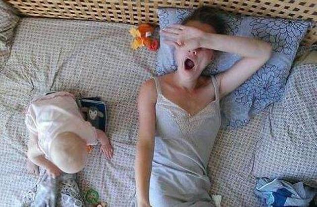 宝宝晚上入睡难，很可能是因为宝妈做了这3件事，中了的快改改！