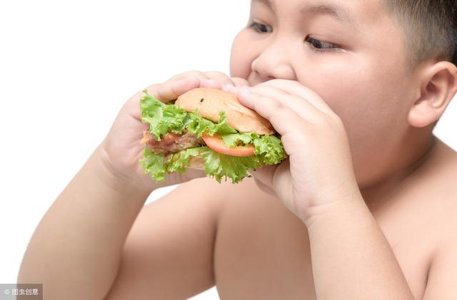 孩子春节易肥胖，六岁前肥胖长大易超重，让小胖墩远离孩子们！